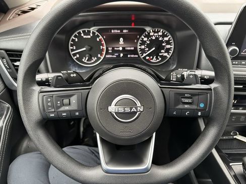 Used 2023 Nissan Rogue SV AWD/4WD image 16