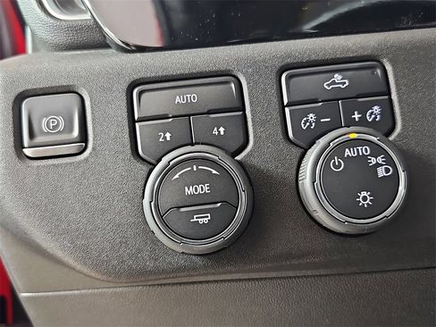 Certified 2023 Chevrolet Silverado 1500 LT image 33