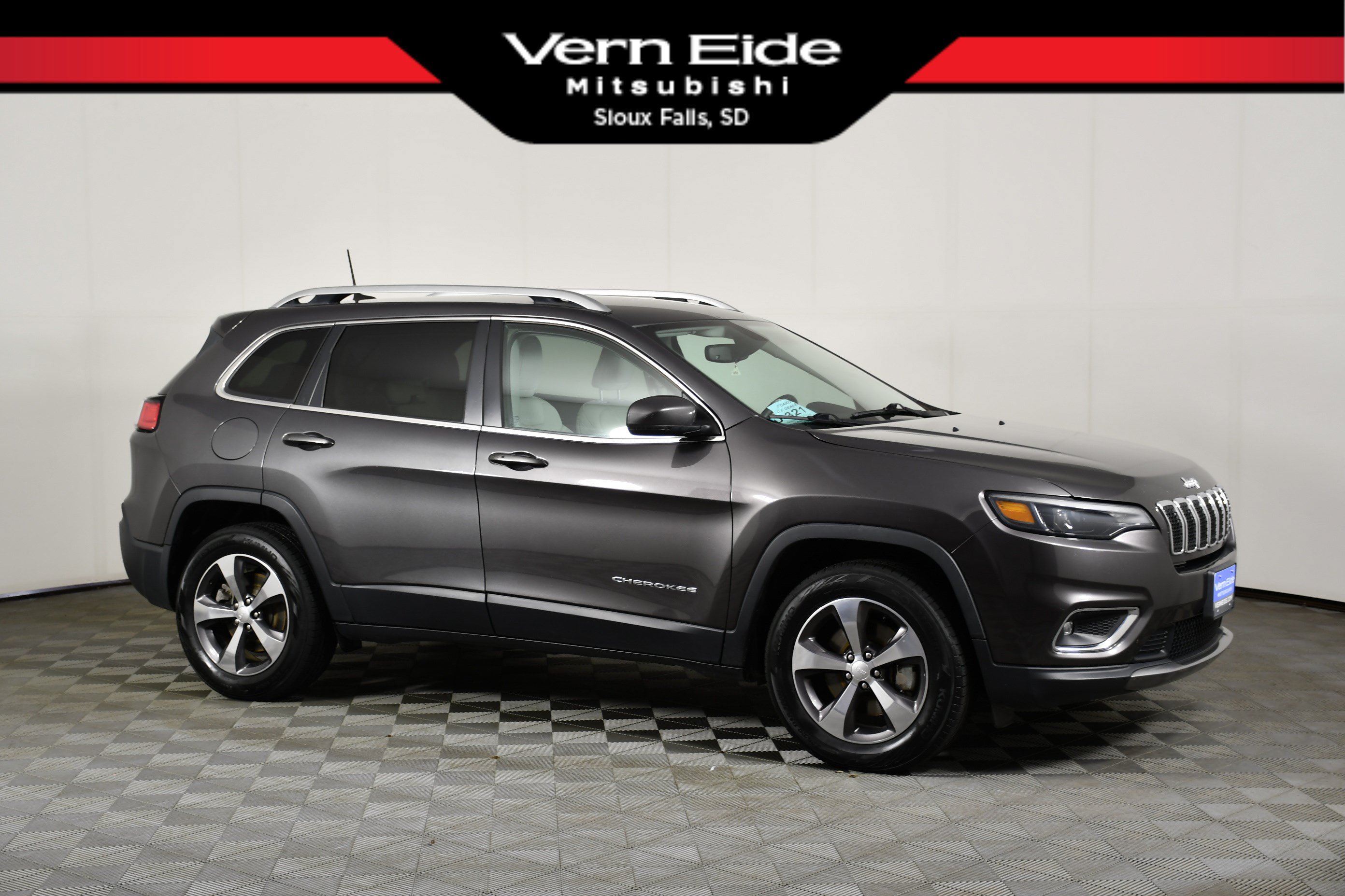 Used 2020 Jeep Cherokee Limited AWD/4WD image 1