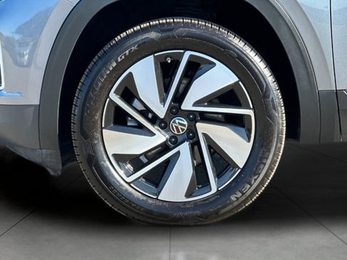 Used 2025 Volkswagen Atlas SE FWD image 25