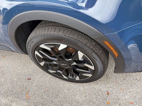 Used 2026 Kia Sorento EX image 2