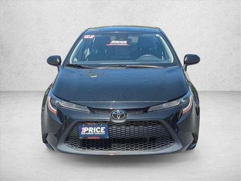 Used 2022 Toyota Corolla LE FWD image 2