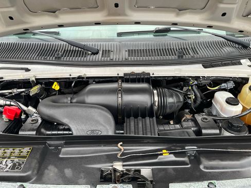 Used 2013 Ford E-250 and Econoline 250 w/ Commercial Cargo Van Pkg image 9