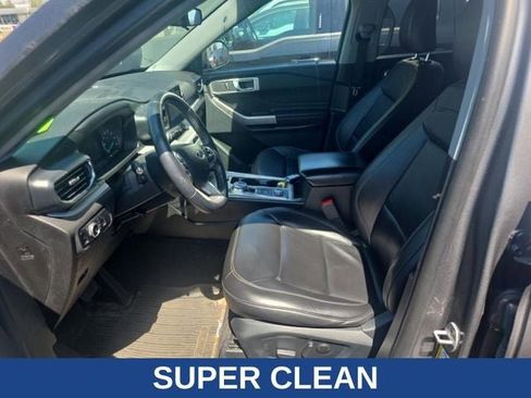 Used 2023 Ford Explorer XLT w/ Equipment Group 202A AWD/4WD image 18