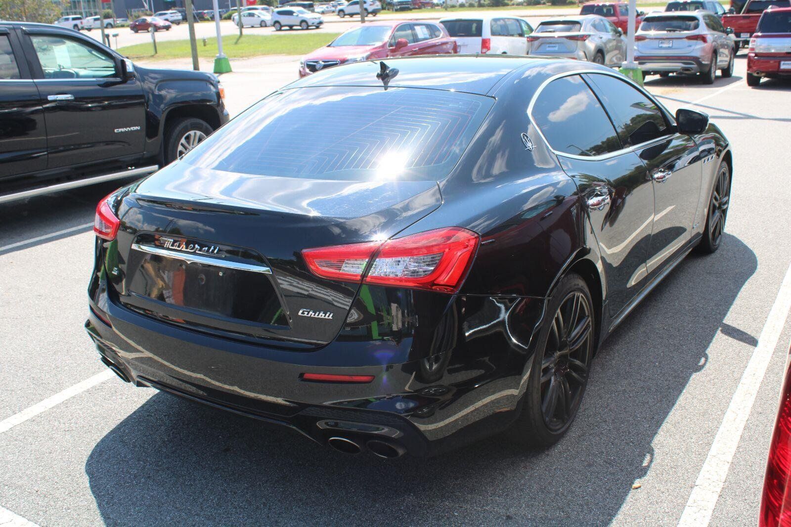 Used 2018 Maserati Ghibli S GranSport RWD image 4