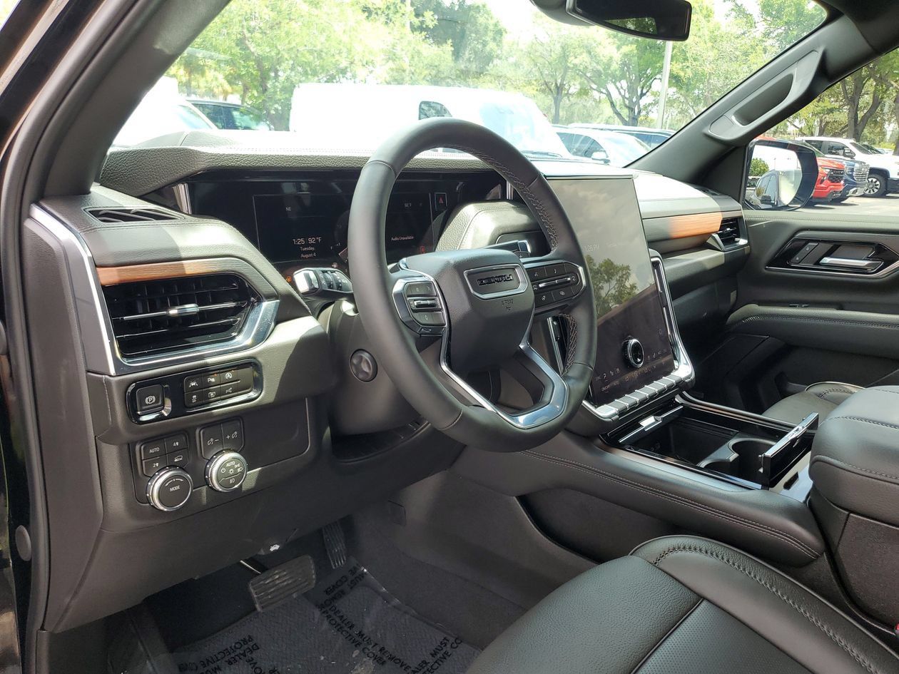 Used 2026 GMC Yukon Denali w/ Sun & Power Step Package AWD/4WD image 19