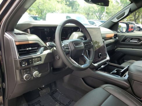 Used 2026 GMC Yukon Denali w/ Sun & Power Step Package AWD/4WD image 19