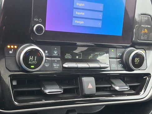 Certified 2024 Toyota Highlander XLE image 20