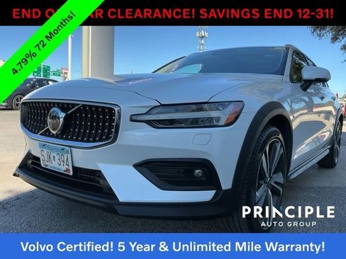 Certified 2025 Volvo V60 B5 Cross Country Plus image 10