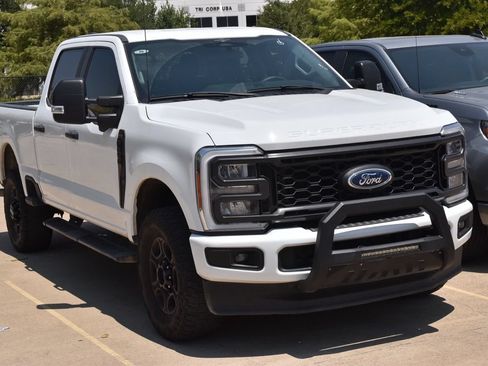 Used 2023 Ford F250 XL w/ STX Appearance Package AWD/4WD image 4