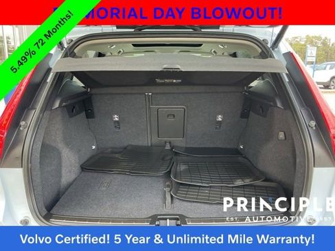 Certified 2024 Volvo XC40 B5 Ultimate w/ Climate Package AWD/4WD image 15