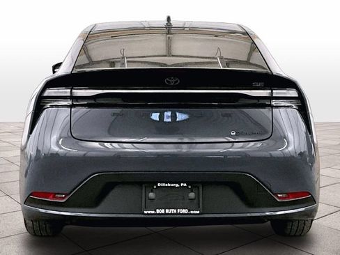 Used 2024 Toyota Prius Prime FWD image 4