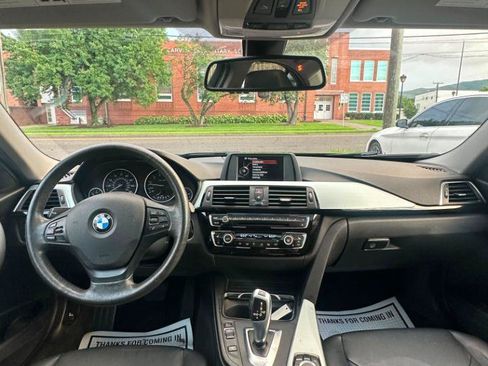 Used 2017 BMW 320i xDrive Sedan AWD/4WD image 23
