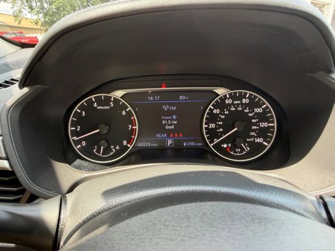 Used 2023 Nissan Altima 2.5 SL FWD image 39