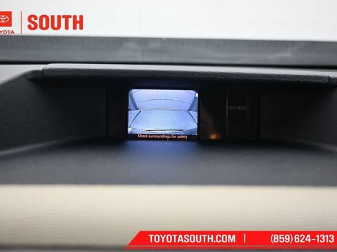 Used 2014 Toyota Sienna LE AWD/4WD image 16