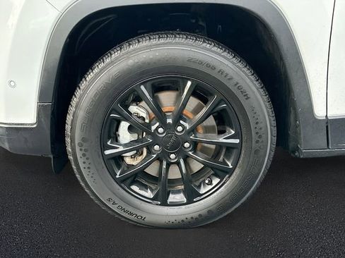 Used 2023 Jeep Cherokee Altitude Lux image 30