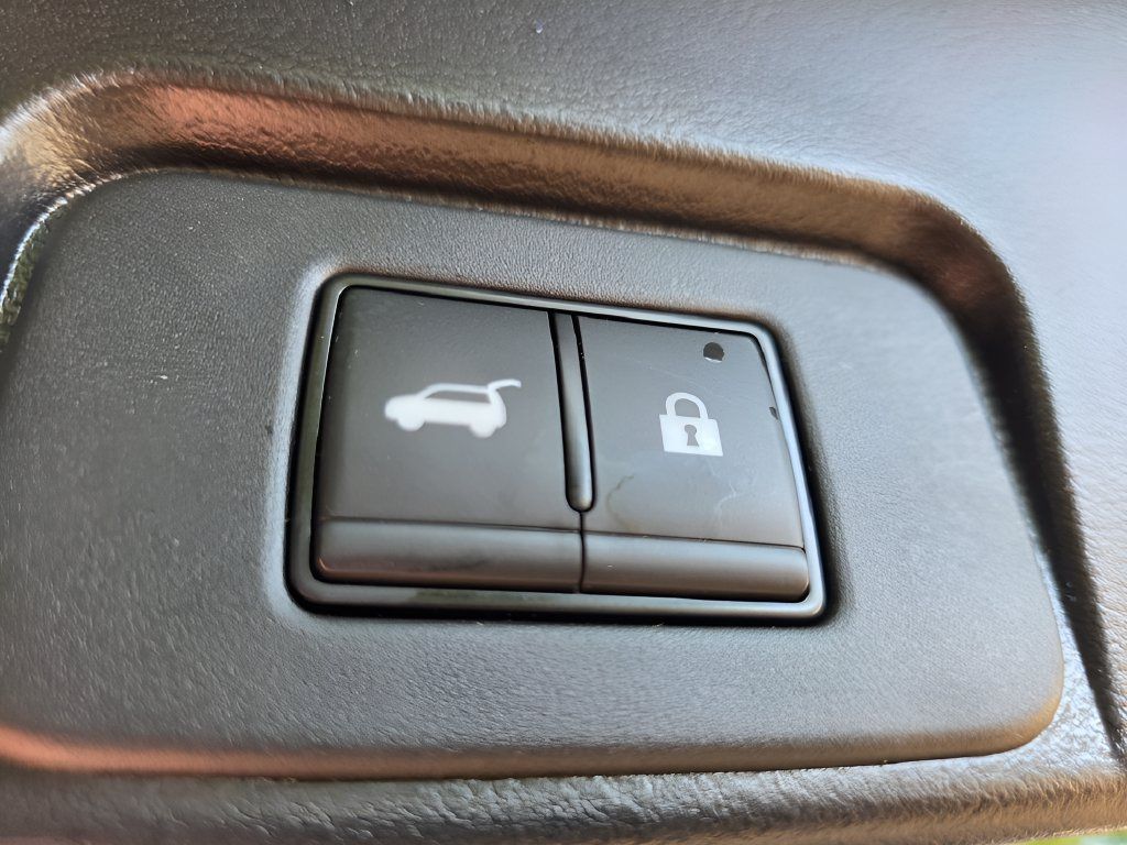 Used 2023 Nissan Rogue SV w/ SV Premium B Package AWD/4WD image 7