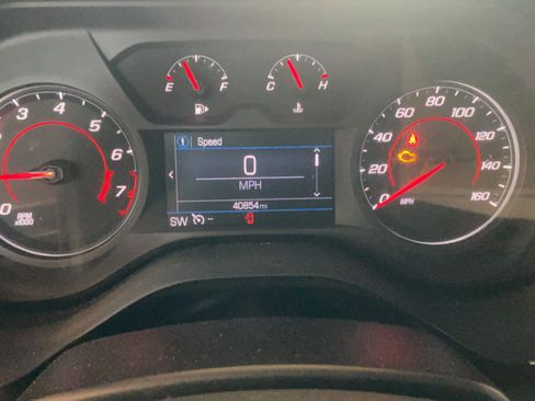 Used 2021 Chevrolet Camaro LT w/ Technology Package RWD image 10