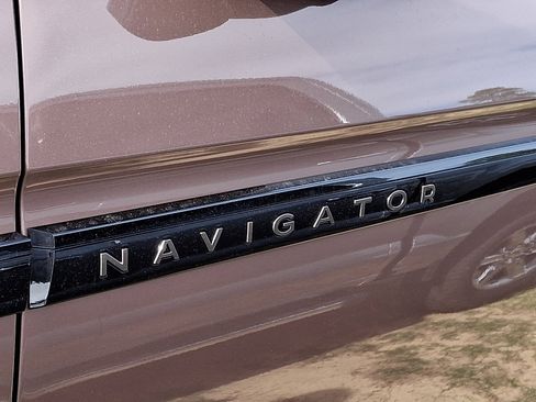 Used 2026 Lincoln Navigator Black Label AWD/4WD image 4