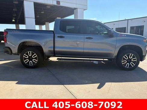 Used 2021 Chevrolet Silverado 1500 Custom Trail Boss w/ Safety Confidence Package AWD/4WD image 2