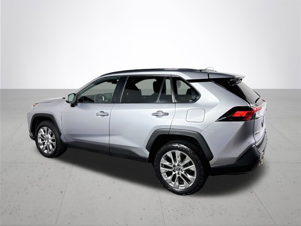 Used 2019 Toyota RAV4 Limited FWD image 8