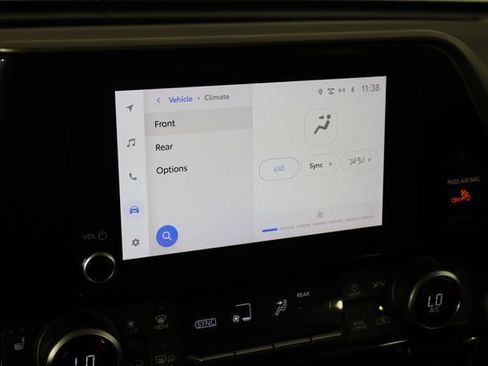 Used 2023 Toyota Highlander XLE FWD image 32