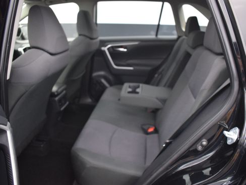 Used 2019 Toyota RAV4 XLE w/ Convenience Package AWD/4WD image 13