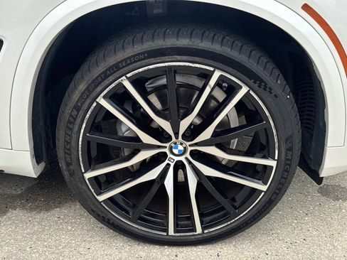 Used 2021 BMW X5 xDrive40i w/ M Sport Package AWD/4WD image 4