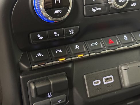 Used 2019 GMC Sierra 1500 SLT w/ SLT Premium Plus Package image 38