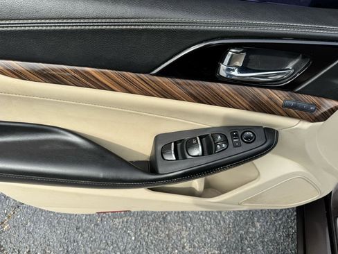 Used 2016 Nissan Maxima Platinum w/ Interior Lighting Package image 8