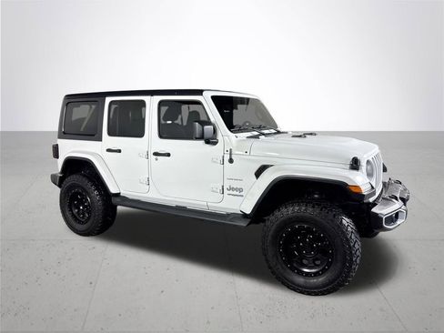 Used 2018 Jeep Wrangler Unlimited Sahara w/ Uconnect 4C Nav & Sound Group image 4