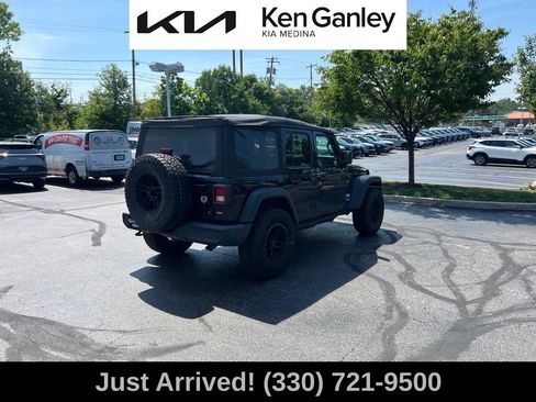 Used 2019 Jeep Wrangler Unlimited Sport S AWD/4WD image 5