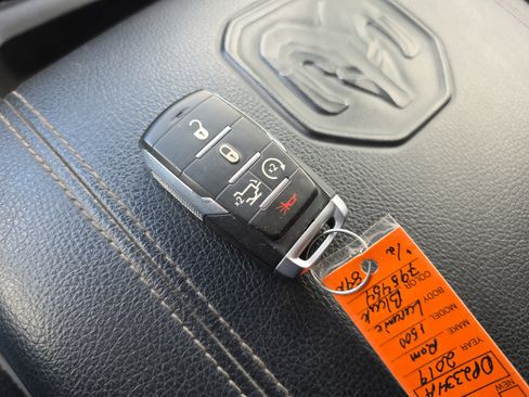 Used 2019 RAM 1500 Laramie AWD/4WD image 33
