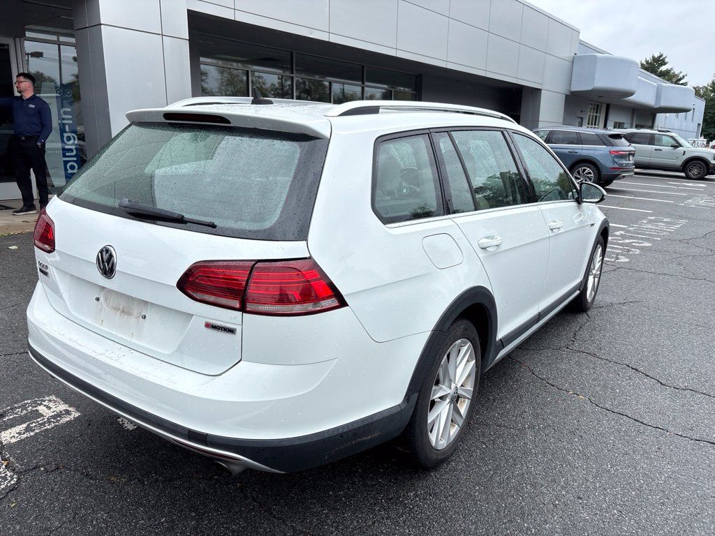 Used 2019 Volkswagen Golf Alltrack AWD/4WD image 5