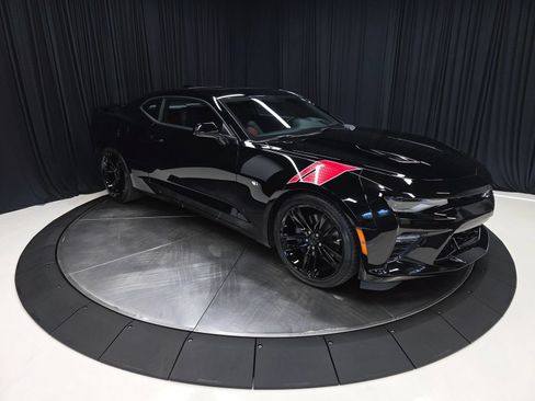 Used 2016 Chevrolet Camaro SS RWD image 15