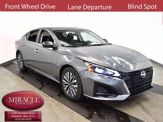 Used 2025 Nissan Altima 2.5 SV video 1