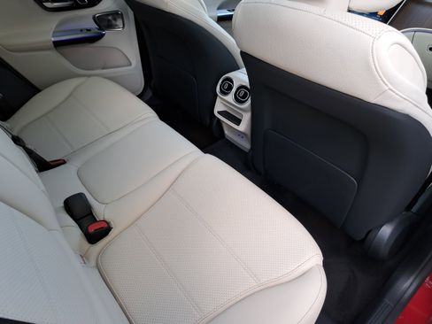 New 2026 Mercedes-Benz GLC 300 4MATIC image 11