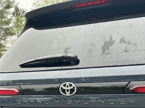 New 2026 Toyota Grand Highlander AWD image 21
