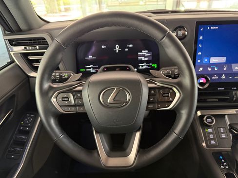 Used 2024 Lexus GX 550 AWD/4WD image 11