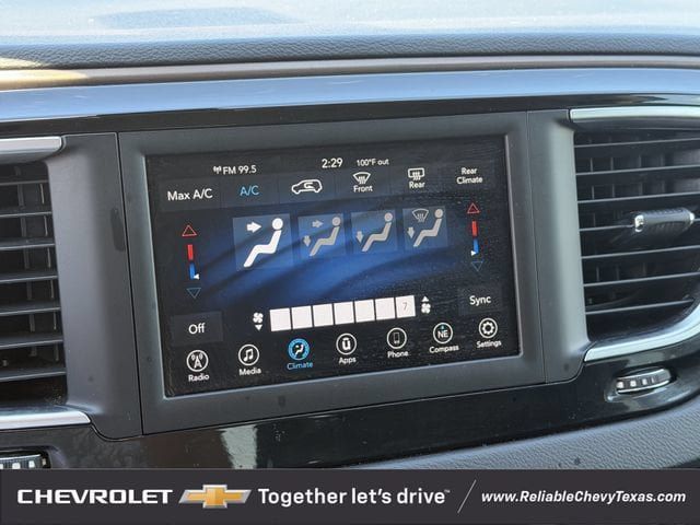 Used 2021 Chrysler Voyager LX FWD image 23