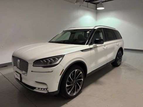 Used 2020 Lincoln Aviator Reserve w/ Equipment Group 201A AWD/4WD image 3
