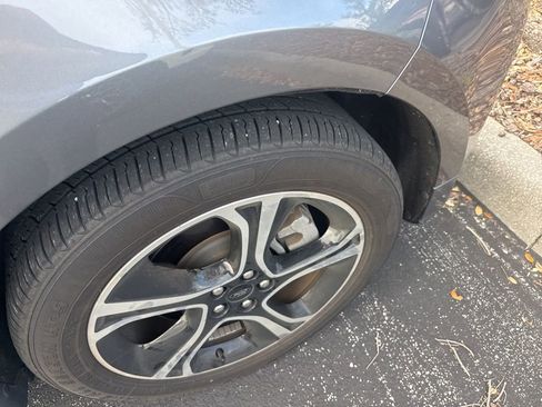 Used 2022 Ford Edge ST image 16