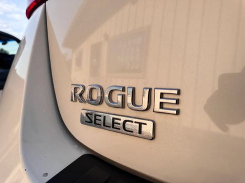 Used 2015 Nissan Rogue S w/ Convenience Package AWD/4WD image 6