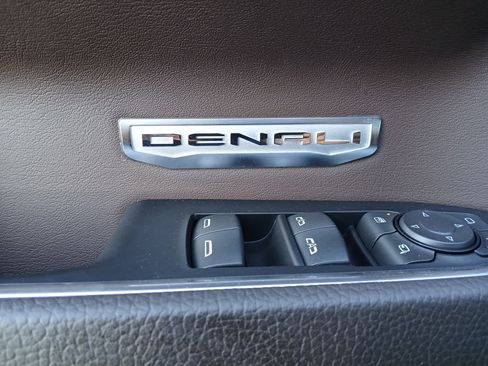 Used 2025 GMC Sierra 1500 Denali w/ Technology Package AWD/4WD image 20