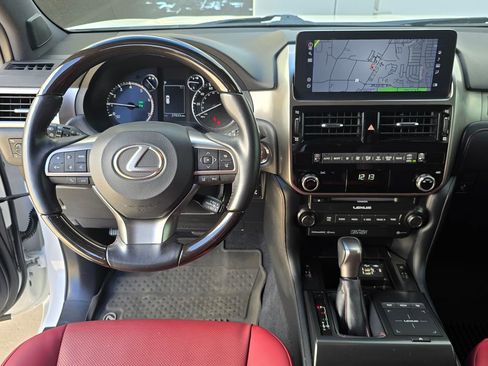 Used 2022 Lexus GX 460 Premium w/ Accessory Package image 21