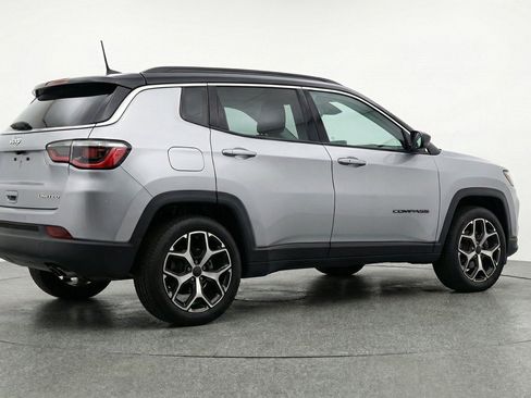 Used 2025 Jeep Compass Limited AWD/4WD image 9