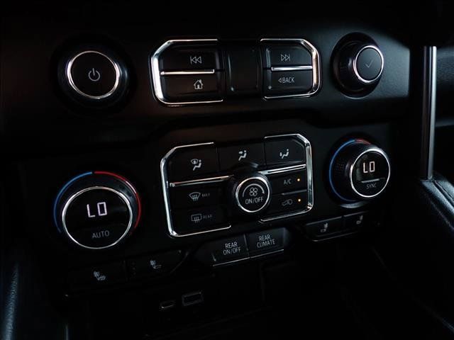 Used 2021 Chevrolet Suburban LT AWD/4WD image 23