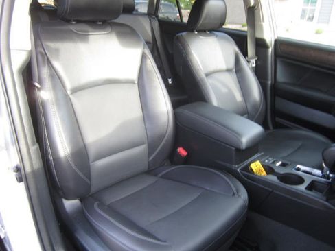Used 2018 Subaru Outback 2.5i Limited AWD/4WD image 15