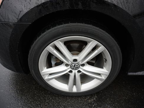 Used 2012 Volkswagen Passat TDI SEL Premium image 28