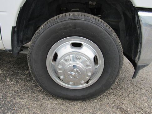 Used 2022 RAM 3500 Tradesman w/ Chrome Appearance Group AWD/4WD image 10